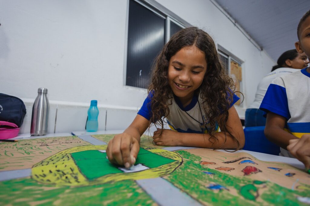 Criancas-e-jovens-do-Projeto-Arrastao-terao-acesso-a-oficinas-gratuitas-de-arte-e-cultura-com-o-Instituto-Brasil-Solidario.-Creditos-Divulgacao-IBS