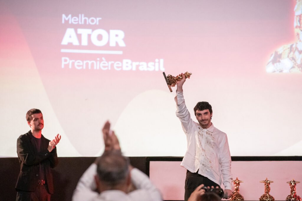 MELHOR ATOR PREMIÈRE BRASIL: LONDON - VICTOR DI MARCO